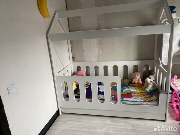 Детская кровать домик