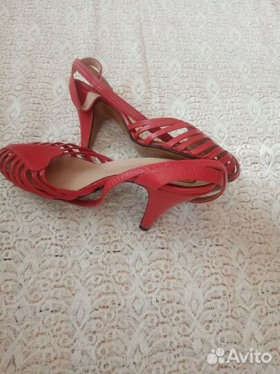 Босоножки женские 37 размер на каблуке