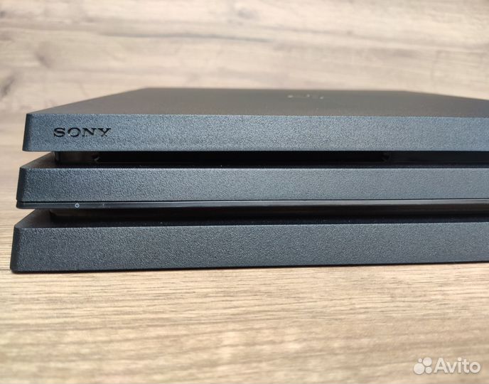 Sony playstation 4 pro 1tb 7208 в идеале с играми