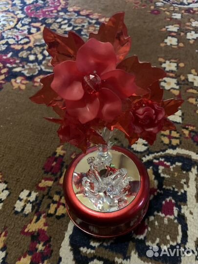 Статуэтка с музыкой