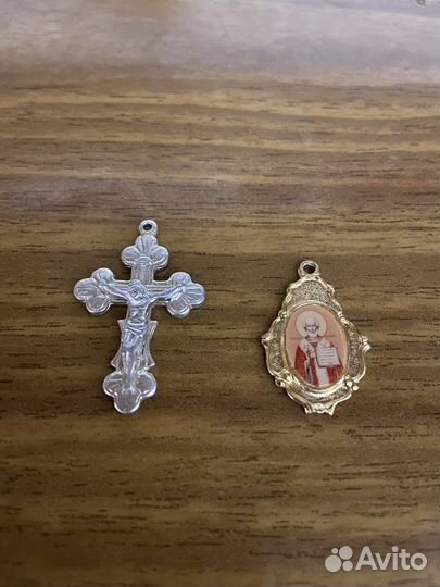 Крестик и иконка СССР