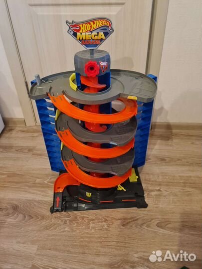 Набор игровой гараж Hot Wheels