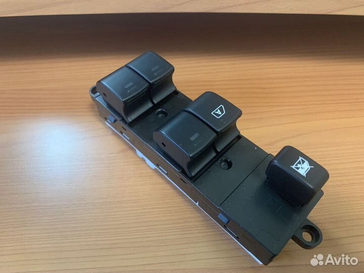 Блок управления стеклами на Ниссан Кашкай