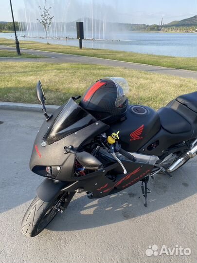 Honda vfr400r nc30