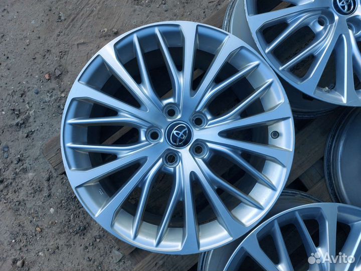 Toyota Camry 70 Ориг Датчики R18 5x114.3 ET50 8J
