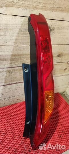 Фонарь задний правый Nissan X-Trail