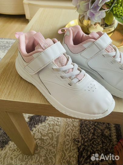 Кроссовки для девочки