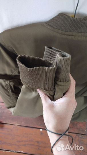 Бомбер Bershka M