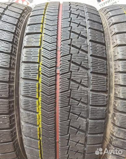 Bridgestone Blizzak VRX 215/55 R17 102H