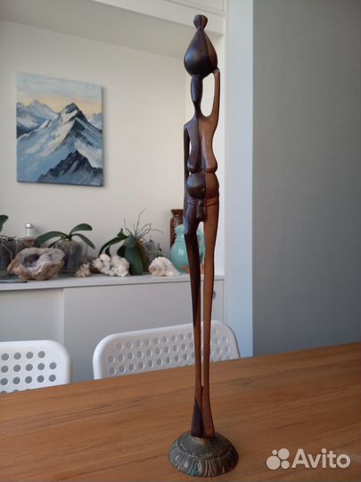 Статуэтки из черного дерева