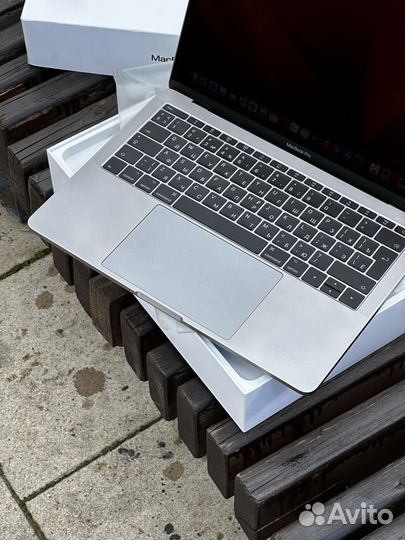 Macbook Pro 13 2017 256 gb