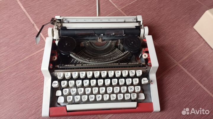Печатная пишущая машинка unis