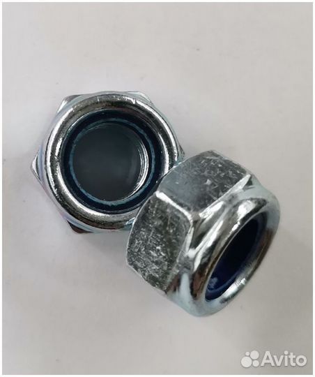 Гайка шестигранная самоконтрящаяся М12