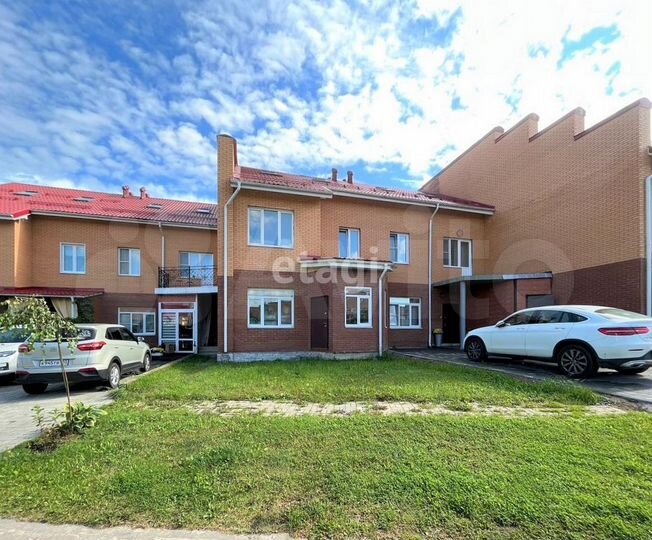 Таунхаус 230 м² на участке 2,3 сот.