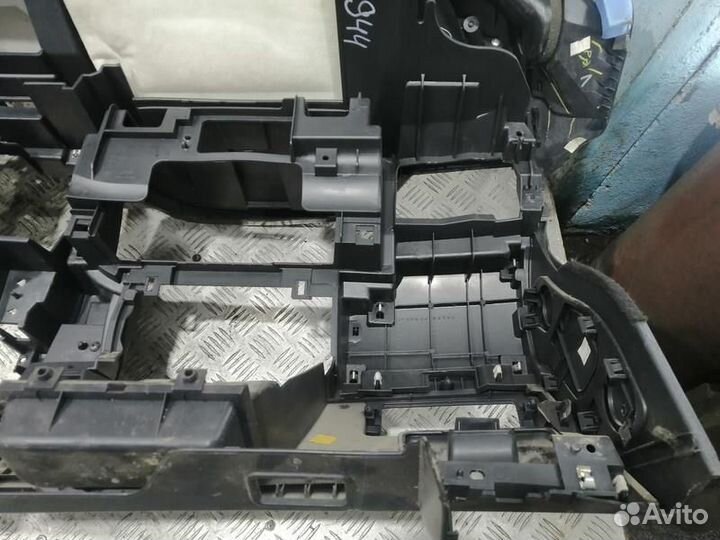 Торпедо Nissan Tiida C11