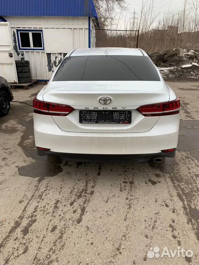 Оргинальные Задние фонари toyota camry 70