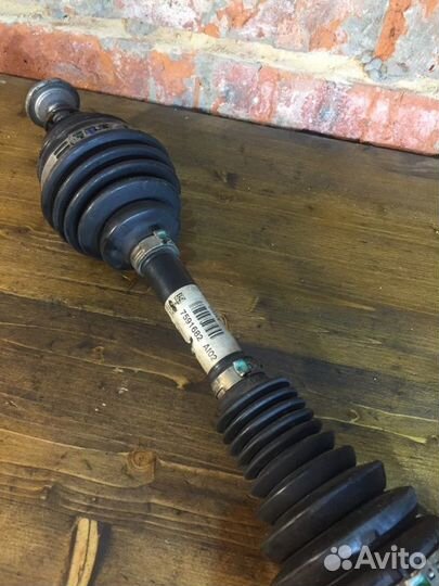 Привод передний правый Bmw X1 E84 N20B20 2012