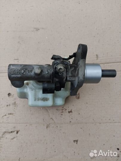 Главный тормозной цилиндр Skoda Octavia A5