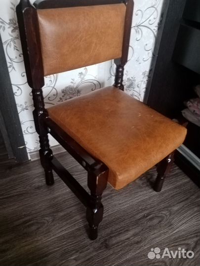 Кухонный уголок и стулья