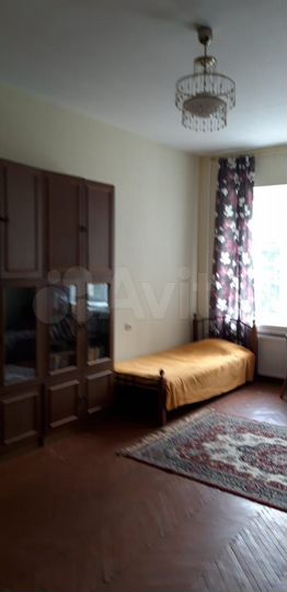 Комната 25 м² в 5-к., 2/5 эт.