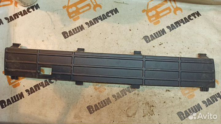 Накладка центральной решётки бампера Volkswagen