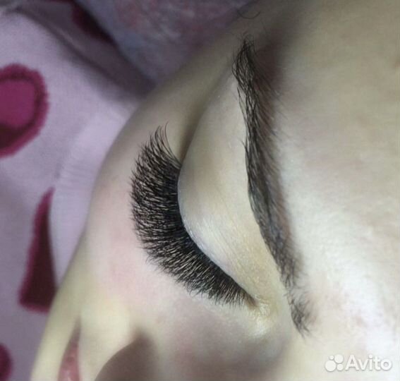 Наращивание ресниц на кресле-реклайнер