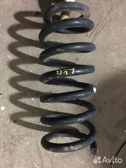 Пружина задняя Honda legend 4 kb2