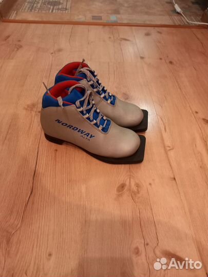 Ботинки лыжные