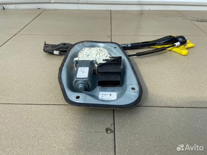 Стеклоподемник задний левый Volkswagen Jetta 5