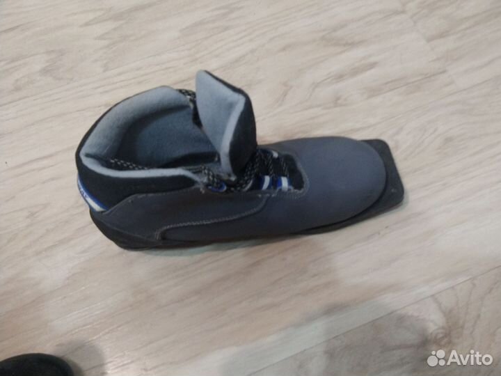 Лыжные ботинки