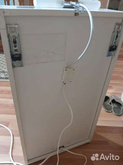 Зеркало-шкаф с подсветкой