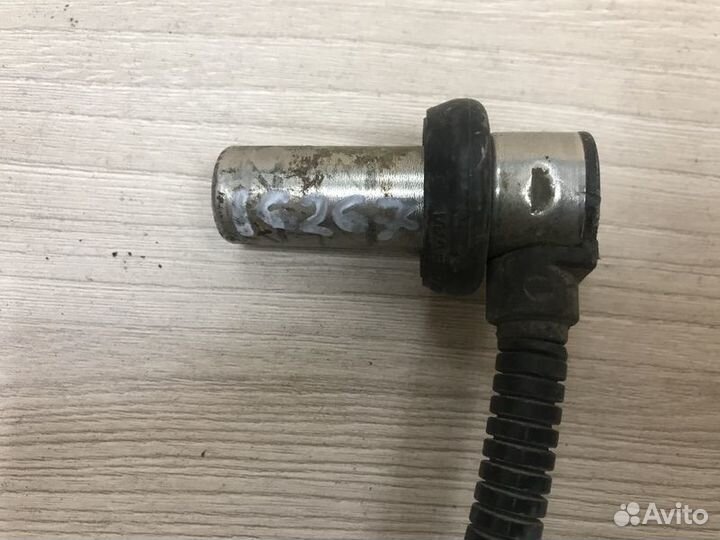 Датчик ABS задний Audi A8 D2 с1994-2002г с1994-200