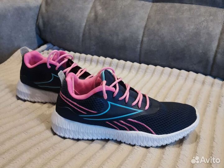 Кроссовки для девочки