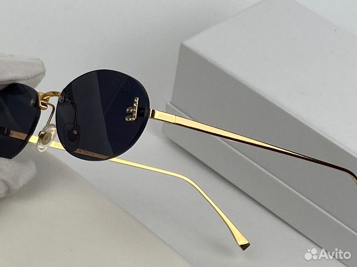 Солнцезащитные очки Fendi