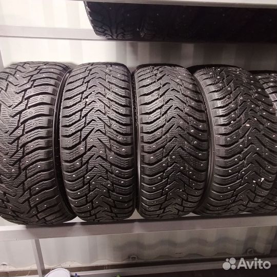 Nokian Tyres Hakkapeliitta 8 SUV 215/60 R17 100T