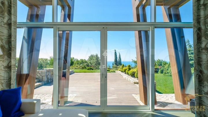 Дом 555 м² на участке 30 сот.