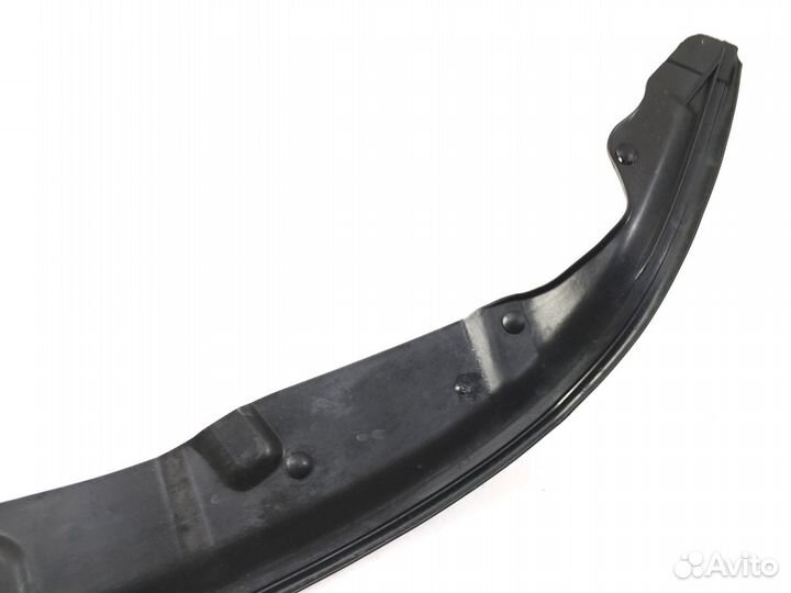 Уплотнитель передний левый Mercedes E W211