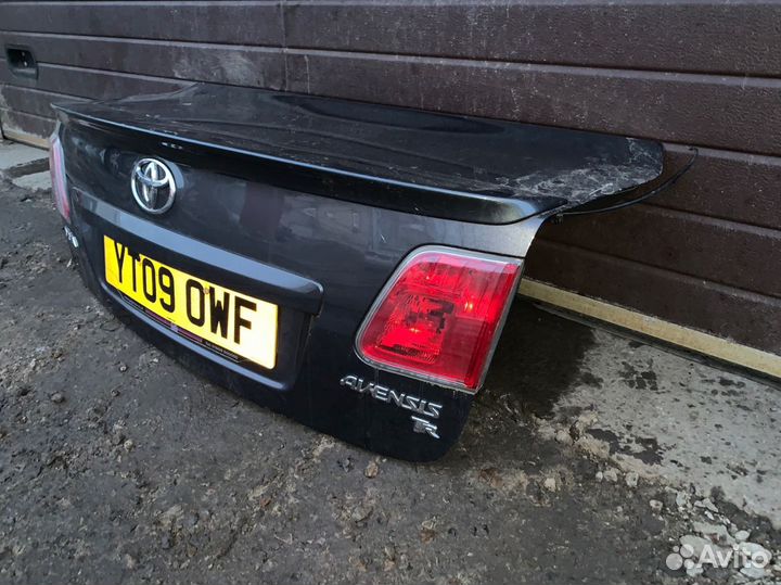 Toyota Avensis 3 T270 - Крышка багажника седан