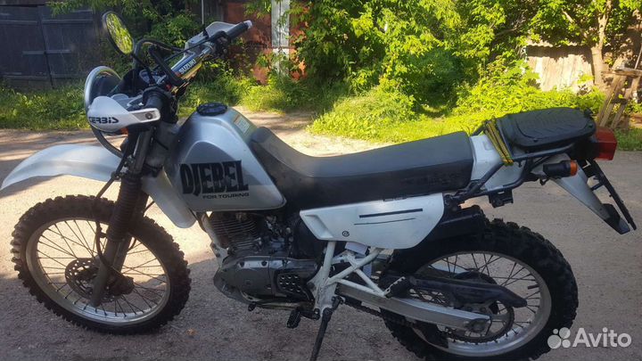Suzuki djebel 200