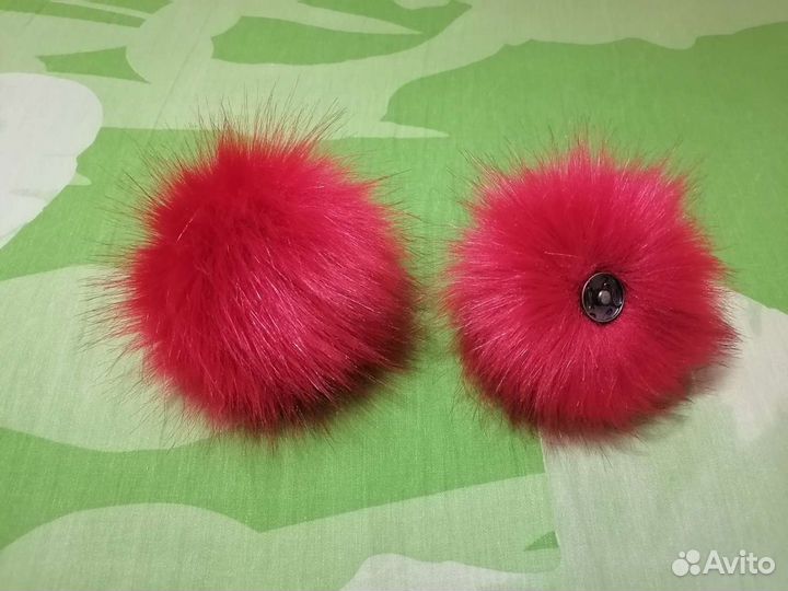 Помпоны из искусственного меха (второй бесплатно)