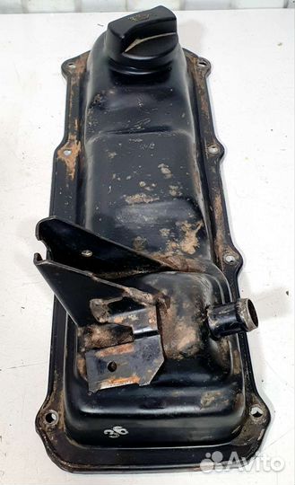 Клапанная крышка Audi 80 B3. 1,8 JN