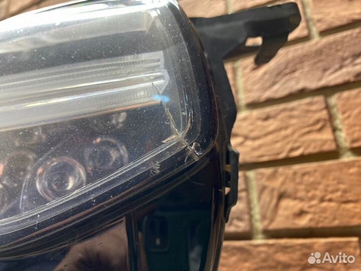 Фара правая Volvo XC90 2015-2023 LED