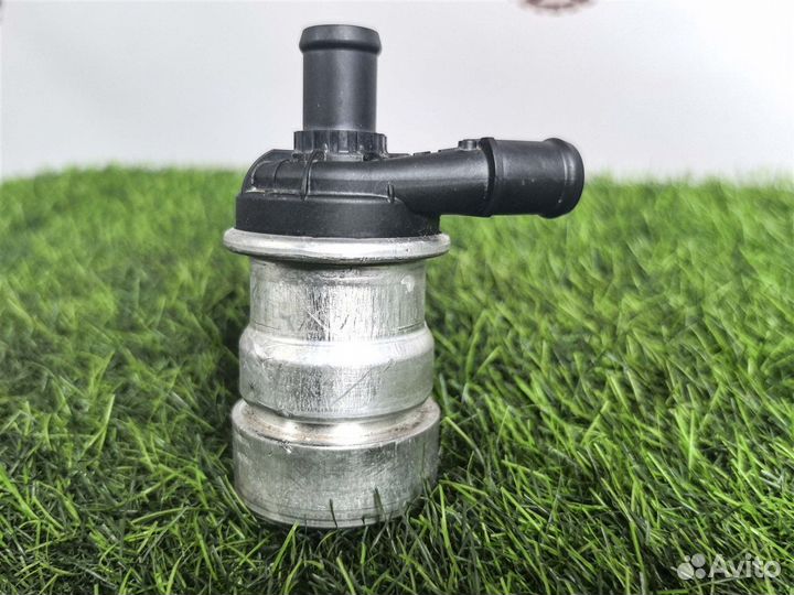 Насос системы охлаждения дополнительный Audi Q5 FY