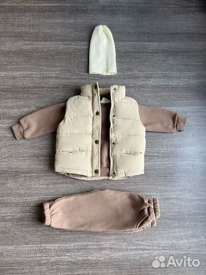 Детский демисезонный комплект жилетка+шапка+костюм