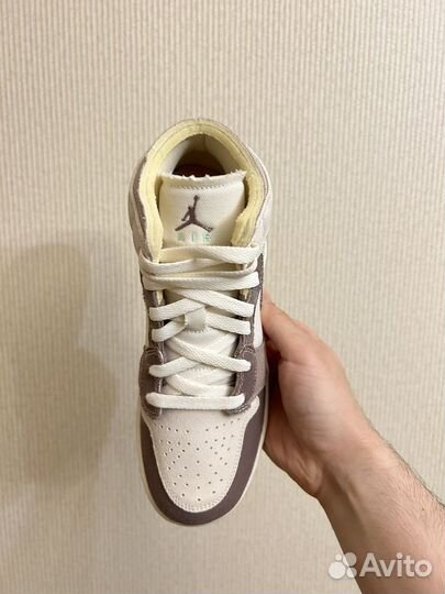 Кроссовки Jordan 1 Mid SE Craft “Taupe Haze”