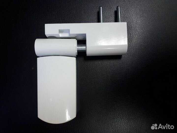 Ручки, петли, замки для дверей, балконный гарнитур