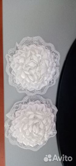 Большие белые банты