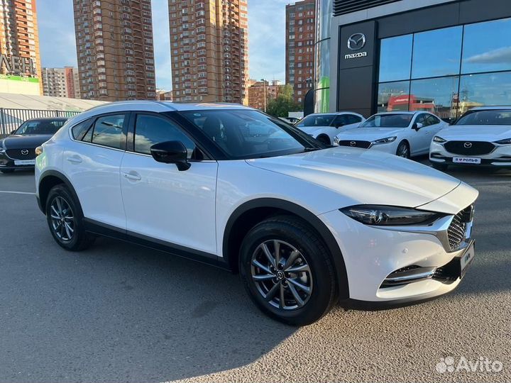 Mazda CX-4, 2022