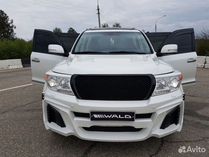 Передний бампер Wald Black Bison TLC200