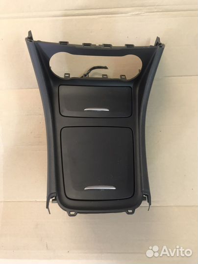 Накладка консоли Mercedes W176